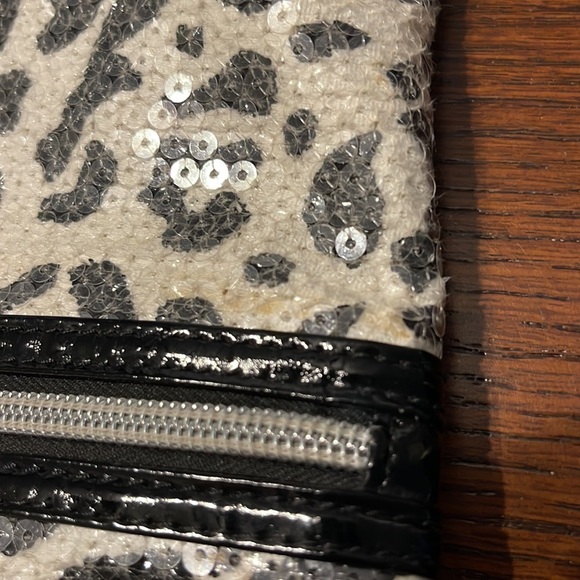 Betseyville Animal Print Sequined Purse - Picture 10 of 12